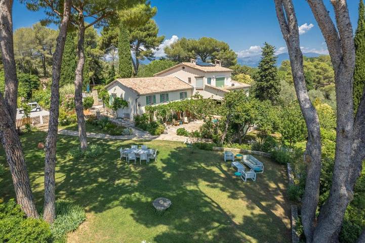 Maison d’hôte pour 2 personnes, avec Terrasse et Jardin ainsi que Piscine et Vue à Vallauris