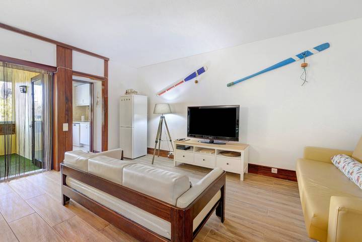 Apartamento inteiro, Apartamento "Casa de Praia Tróia" perto da Praia com Varanda in Praia Tróia Mar, Carvalhal