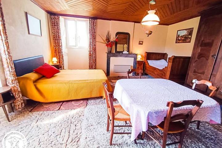 Location de vacances pour 9 personnes, avec jardin à Cuzance - 4