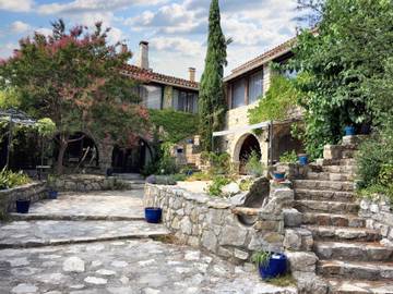 Gîte pour 6 personnes, avec terrasse et piscine à Saint-André-de-Cruzières