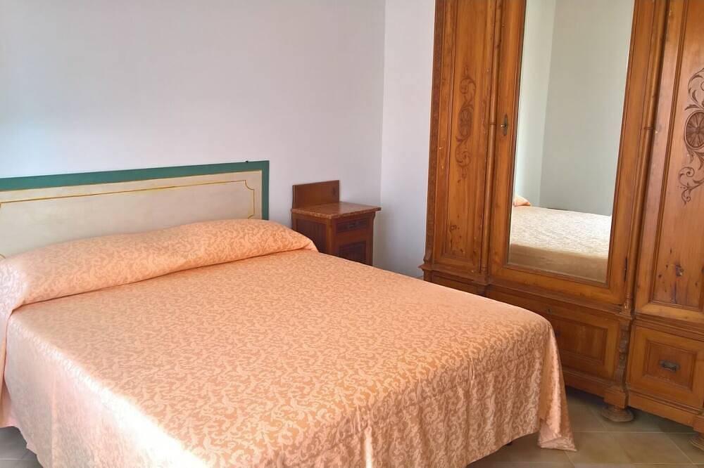 Entire apartment, 50 meters from the Beach Apartment for families or Friends in Casa Santa (Sicily), Erice