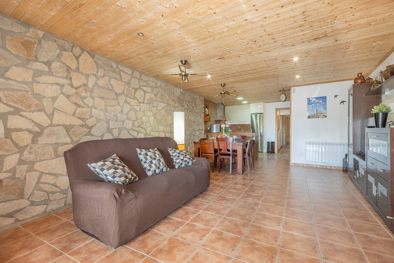 Casa de vacaciones 'El Petit Maialenc' con vistas a la montaña y aire acondicionado in Maials, Provincia de Lleida