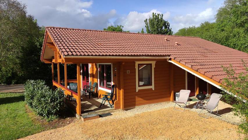 Gîte pour 5 personnes, avec vue ainsi que jardin et piscine à Mauroux - 3