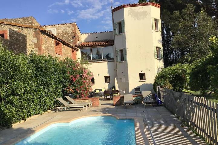 Maison de vacances pour 4 personnes, avec piscine et jardin à Millas