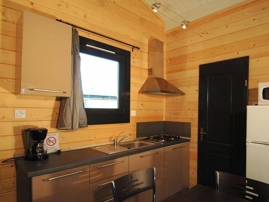 Camping Les Bords de Loue - Chalet 7 personen - Chalet Savania 35m² - 3 Zimmer 6/7 pers. in Parcey, Jura