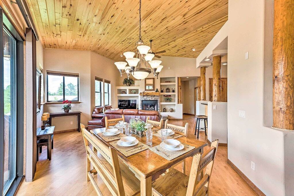 Unwind Fireside: Dog-Friendly Show Low Townhome! in Show Low, Navajo County