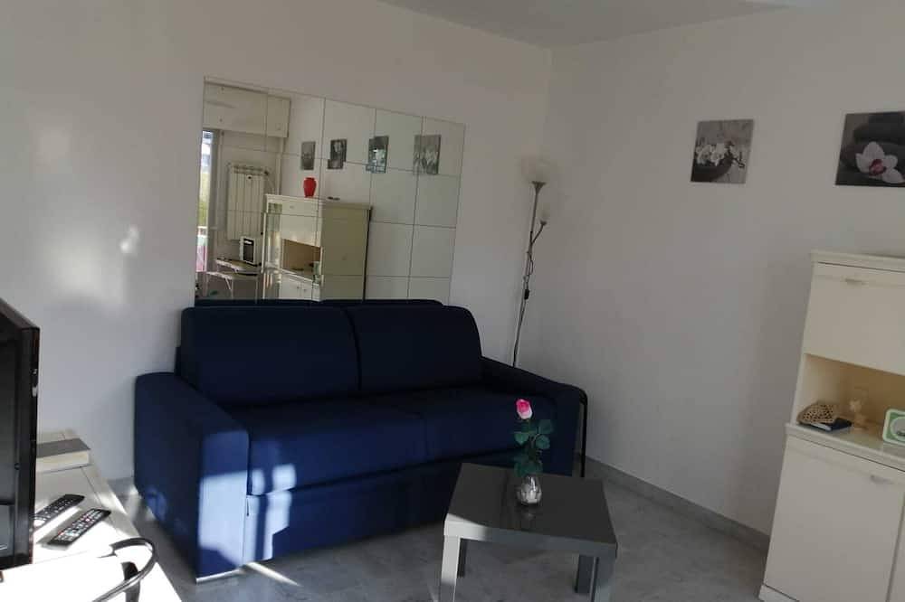 Appartement entier, Studio clair, wifi, parking, piscine, plage in Roquebrune-Cap-Martin, Côte méditerranéenne (France)