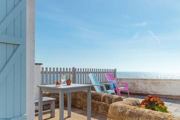 Vacation Rental for 4 Guests in Sandgate, Kent Downs, Picture 1