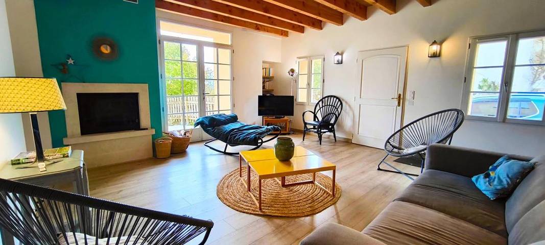 Location de vacances pour 12 personnes, avec terrasse ainsi que piscine et jardin à Charras (homonymie) - 2
