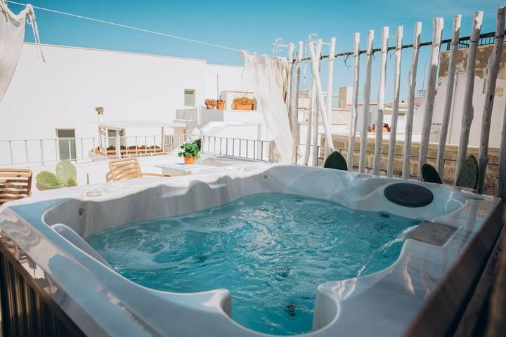 Chambre d’hôte pour 8 personnes, avec balcon et jacuzzi à Polignano a Mare - 4