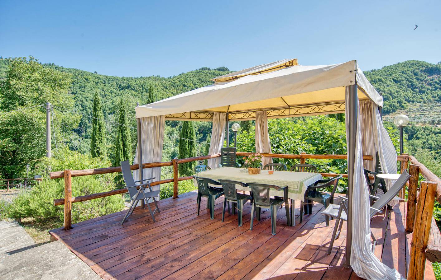 130m² Apartment with Parking, Kitchen, Garden & WiFi - 2km to Castel Focognano in Talla, Valdarno