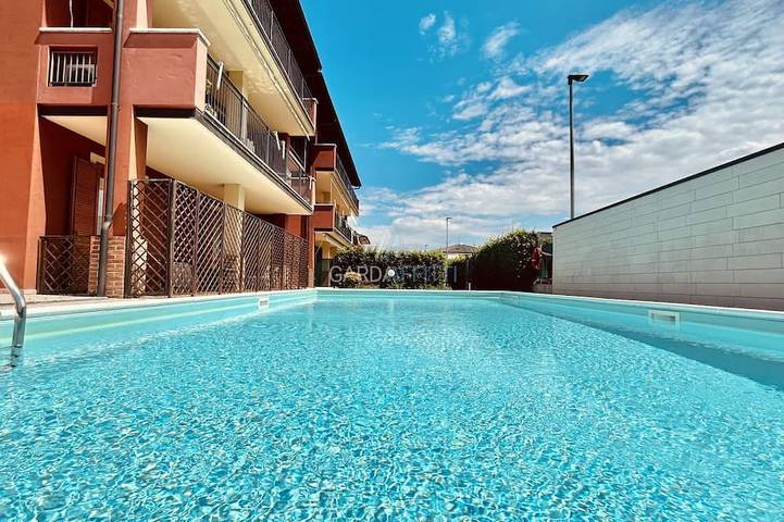 Ferienhaus für 4 Personen, mit Balkon und Pool