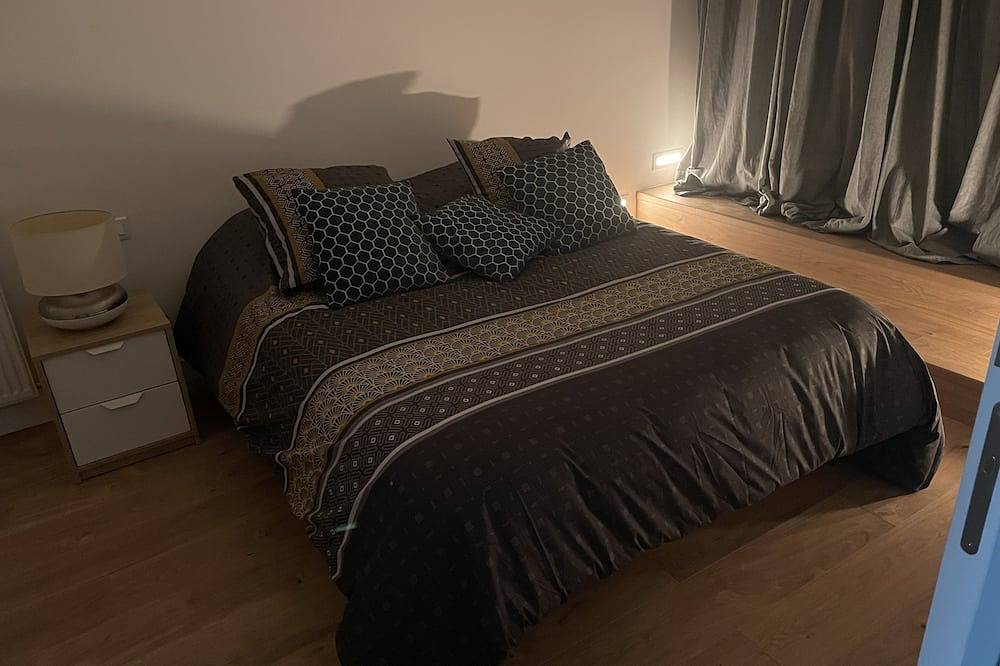 Suite parentale avec douche et toilettes privées in Genas, Lyon et ses environs