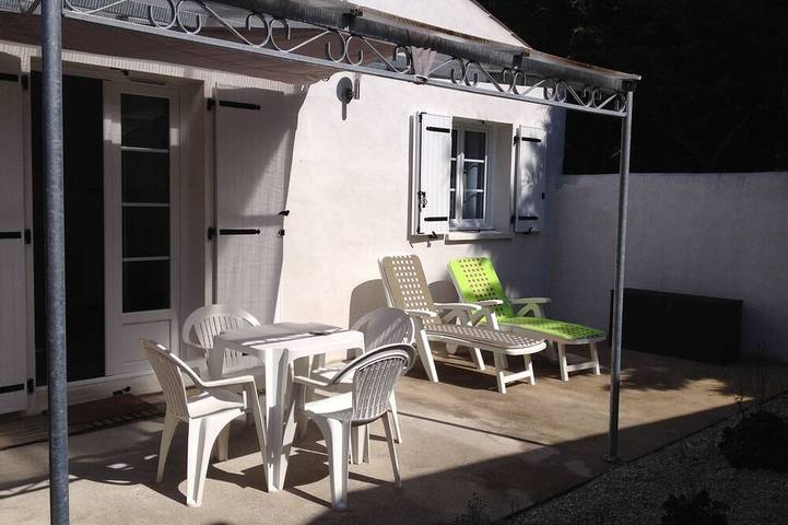 Location de vacances pour 3 personnes, avec Terrasse et Jardin à Étaules