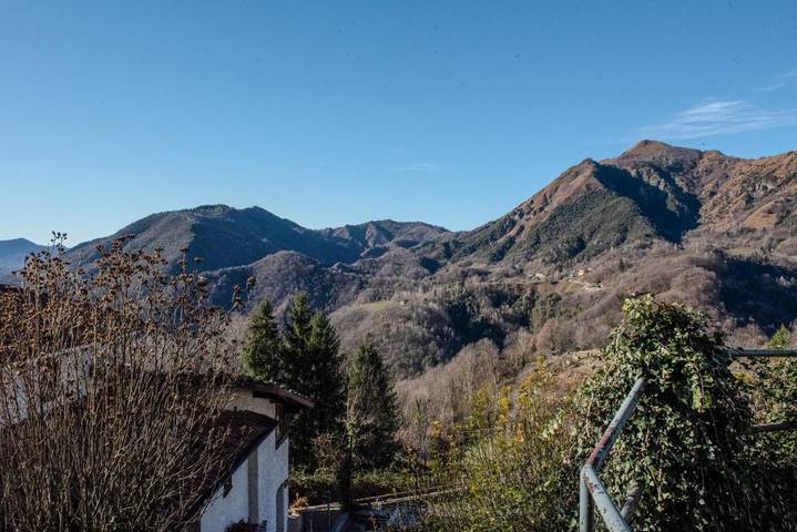 Gîte pour 5 personnes, avec terrasse ainsi que vue et jardin dans Serina - 3