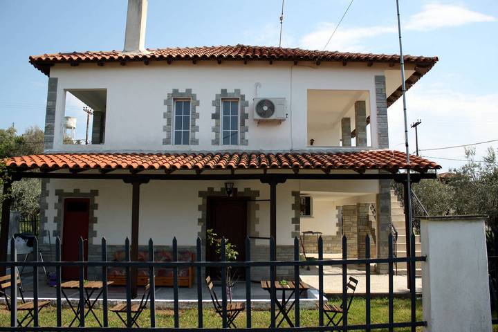Ferienwohnung für 6 Personen, mit Meerblick und Balkon/Terrasse sowie Garten in Chalkidiki