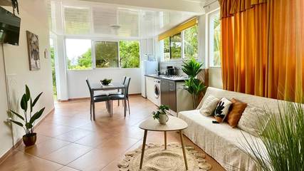 Gîte pour 2 personnes, avec vue et jardin dans Saint-Joseph (Martinique)
