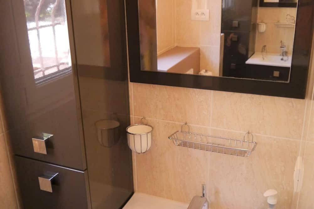 Ganze Wohnung, Charmantes, freistehendes Studio mit eigenem Aussenbereich in Mougins, Cannes und Umgebung