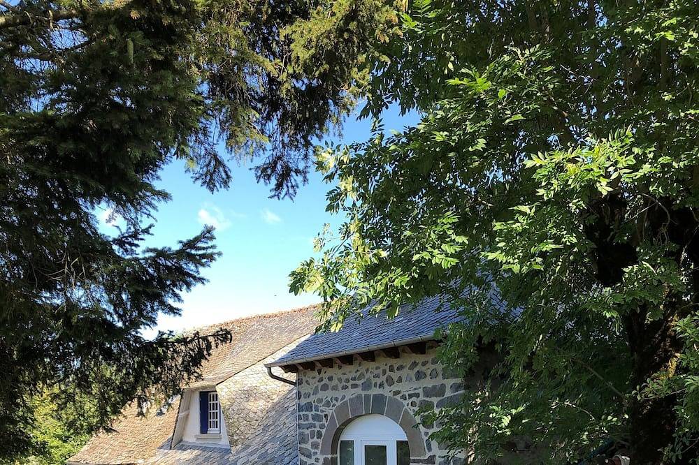 La Villa Marie Marguerite - l'Authentique in Brommat, Aveyron