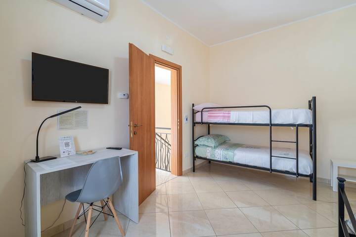 Chambre "Antares" avec terrasse partagée, Wi-Fi et climatisation in Avola, Province de Syracuse