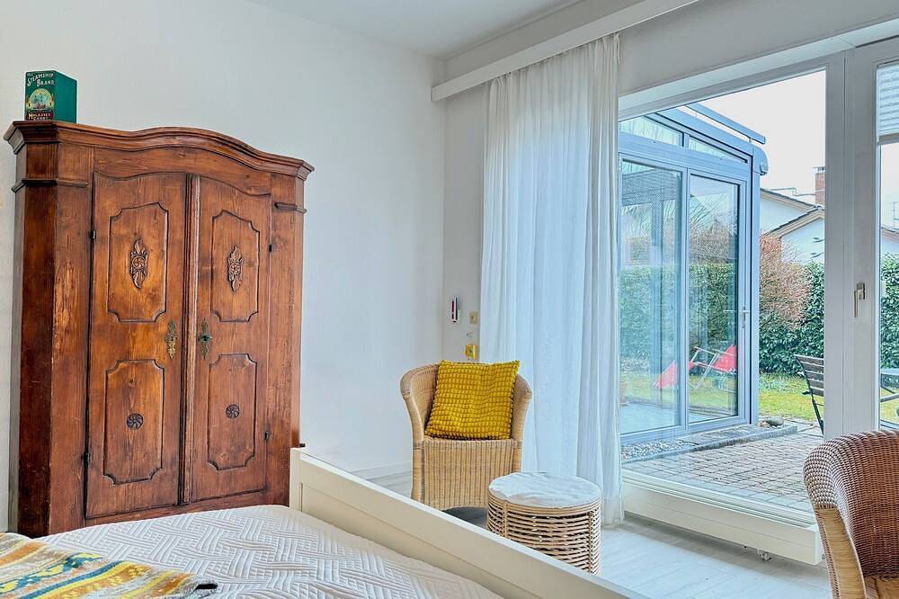 Ganze Wohnung, Ferienwohnung Seezeit1 -mit hellem Wintergarten für seenahe Erholung am Bodensee in Nonnenhorn, Bayerisch Schwaben