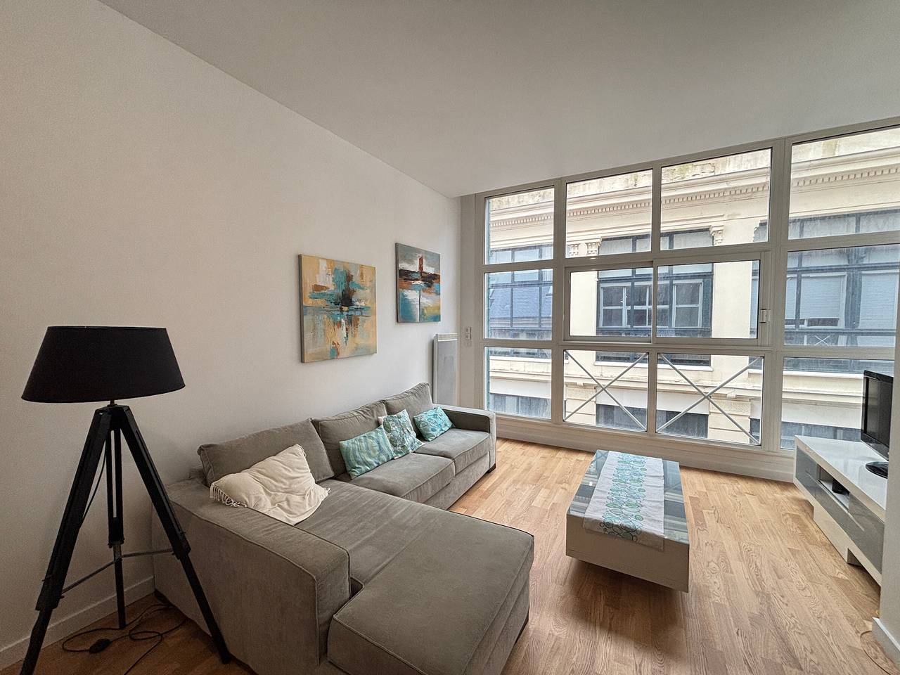 Entire apartment, Spacious T2 apartment near the beach with wifi, elevator and equipped kitchen in Les Sables-d'Olonne, Vendée