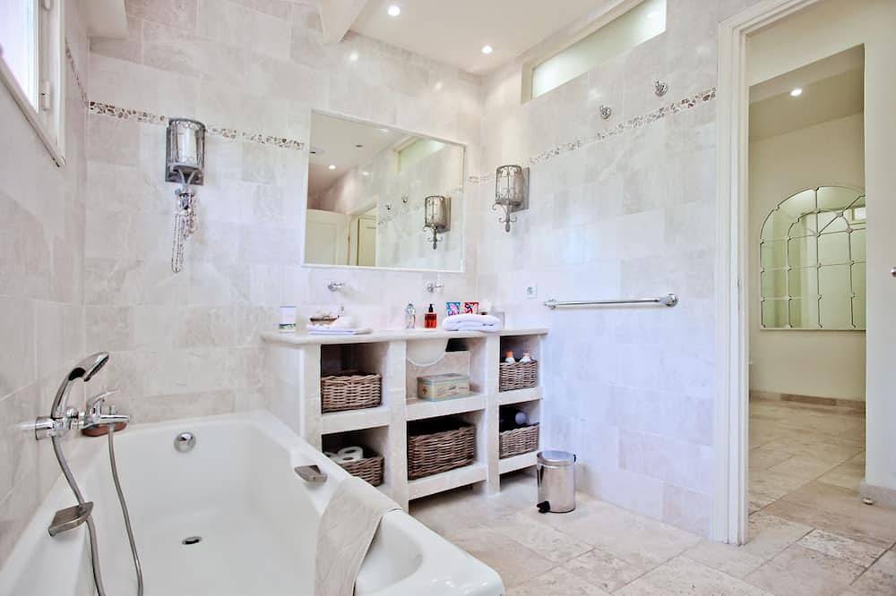 Prestige Luxury Villa in Cap d'Antibes overlooking the sea in Antibes, Côte méditerranéenne (France)