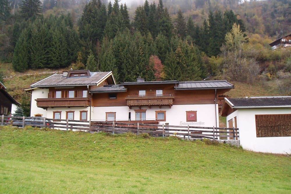 Ganze Wohnung, Liftblick by Interhome in Neukirchen am Großvenediger, Kitzbüheler Alpen