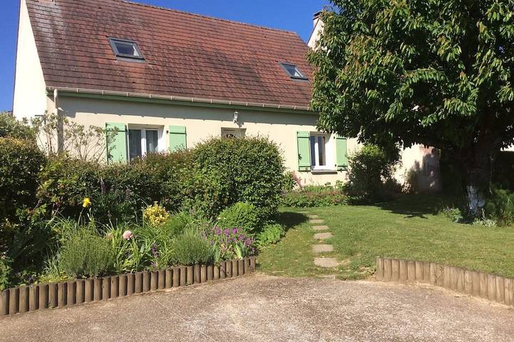 Gîte pour 4 personnes, avec Jacuzzi ainsi que Terrasse et Jardin à Orgeval