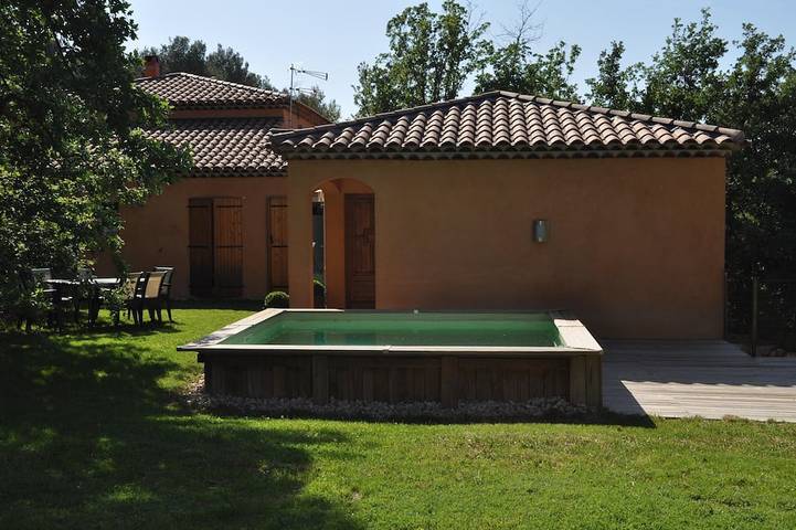Location de vacances pour 6 personnes, avec Jacuzzi ainsi que Terrasse et Jardin à Peynier