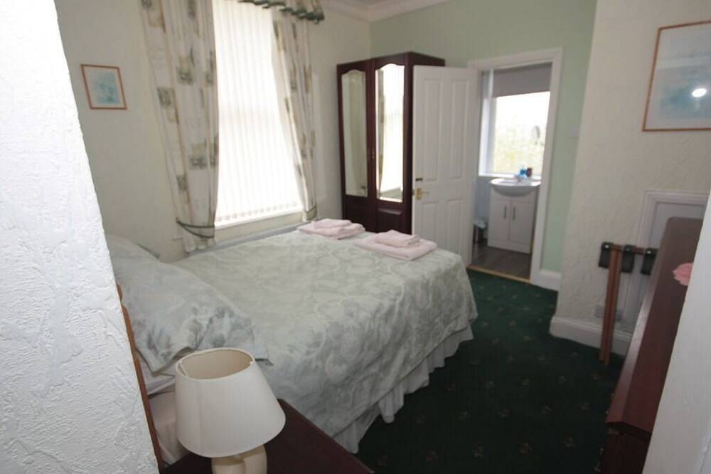 Entire apartment, Cottage Unit Ensuite with City View Sands House in Durham, County Durham