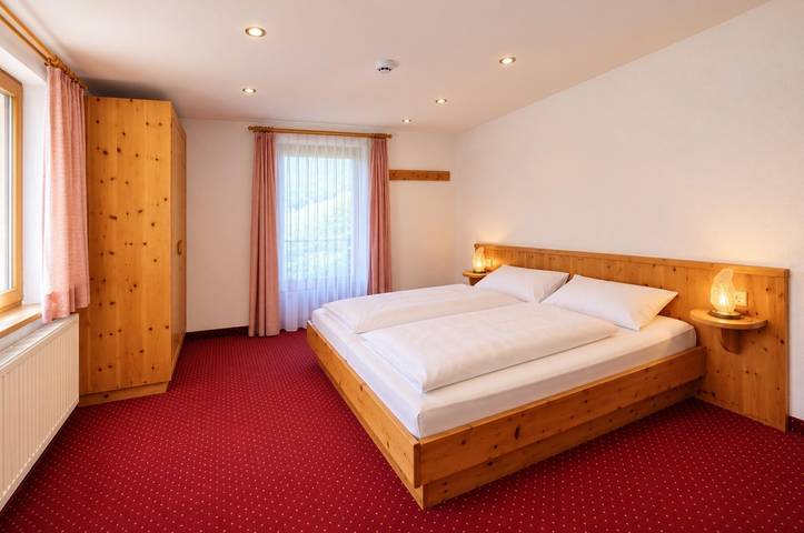 Ganze Ferienwohnung, Ferienhaus Sonneck in Jerzens, Bezirk Imst