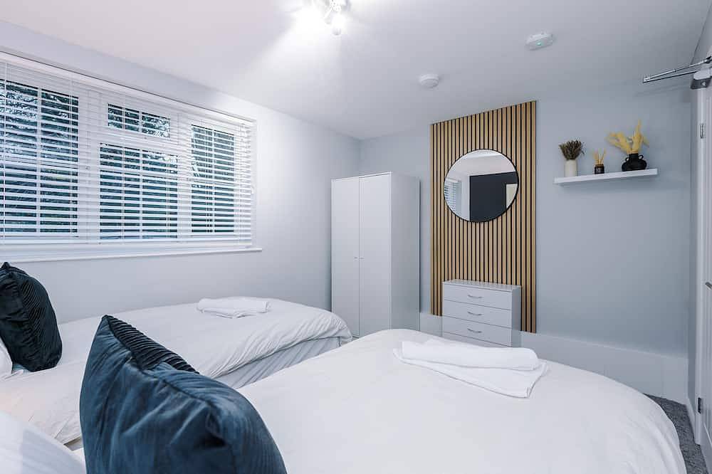 Stockport | Parking | Sleeps 5 in Stockport, Greater Manchester