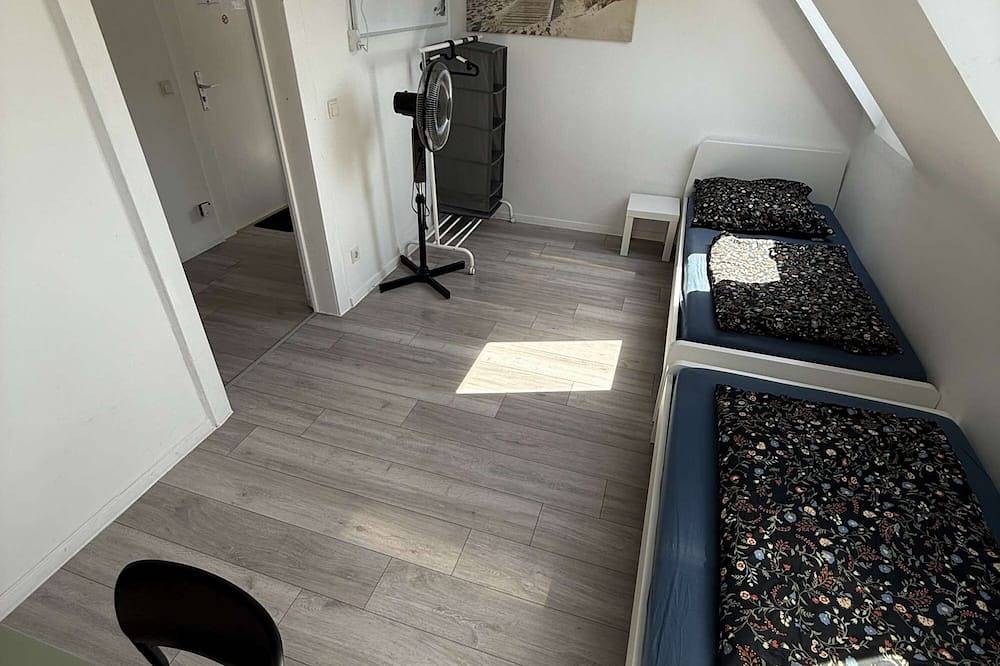 Ganze Wohnung, Zentral gelegenes Apartment am Bunter Garten in Mönchengladbach in Mönchengladbach, Niederrhein