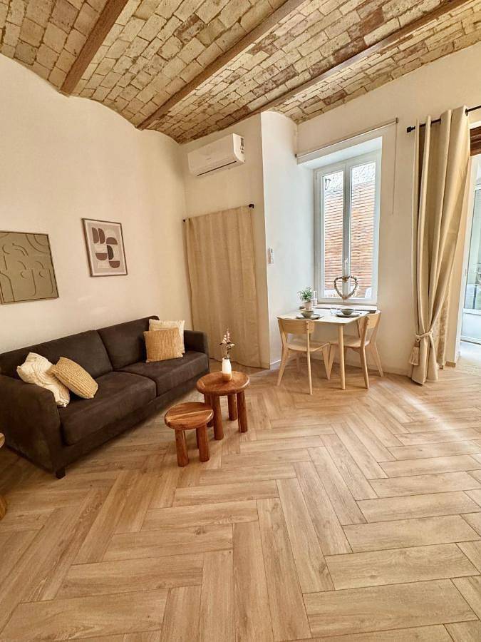 Gîte pour 4 personnes, avec terrasse, animaux acceptés dans Cinema Utopia La Manutention Avignon - 3