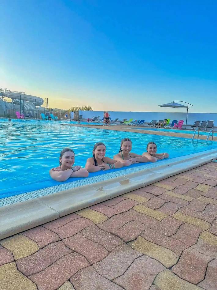 Mobil home pour 6 personnes, avec Piscine à Sainte-Nathalène