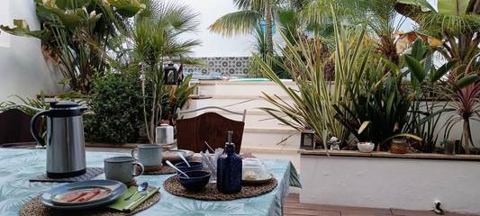 Gîte pour 8 personnes, avec piscine ainsi que jacuzzi et jardin à Bornos
