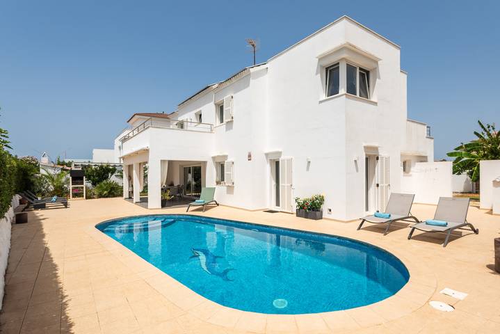 Villa pour 6 personnes, avec Balcon ainsi que Terrasse et Jardin à Cala Blanca