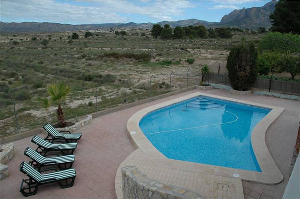 Villa in Busot mit 5 Schlafzimmern und privatem Pool in Busot, Costa Blanca