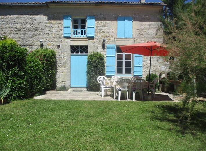 Gîte pour 5 personnes, avec piscine ainsi que jardin et terrasse, animaux acceptés en Charente-Maritime - 2