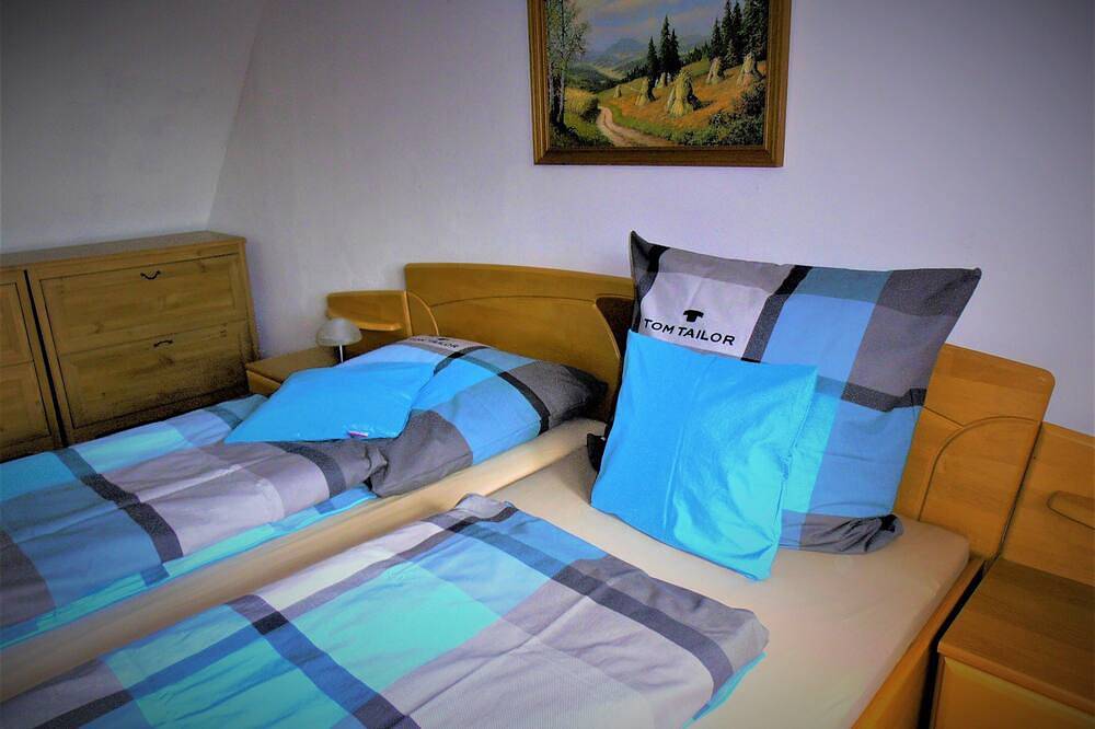 Familienfreundliches Bauernhäuschen mit viel Platz, Terasse und Garten in An der Schmücke, Region Kyffhäuser
