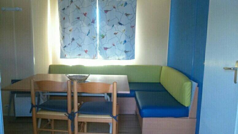 Camping pour 6 personnes, avec vue sur le lac ainsi que terrasse et vue dans Périgord Vert - 3