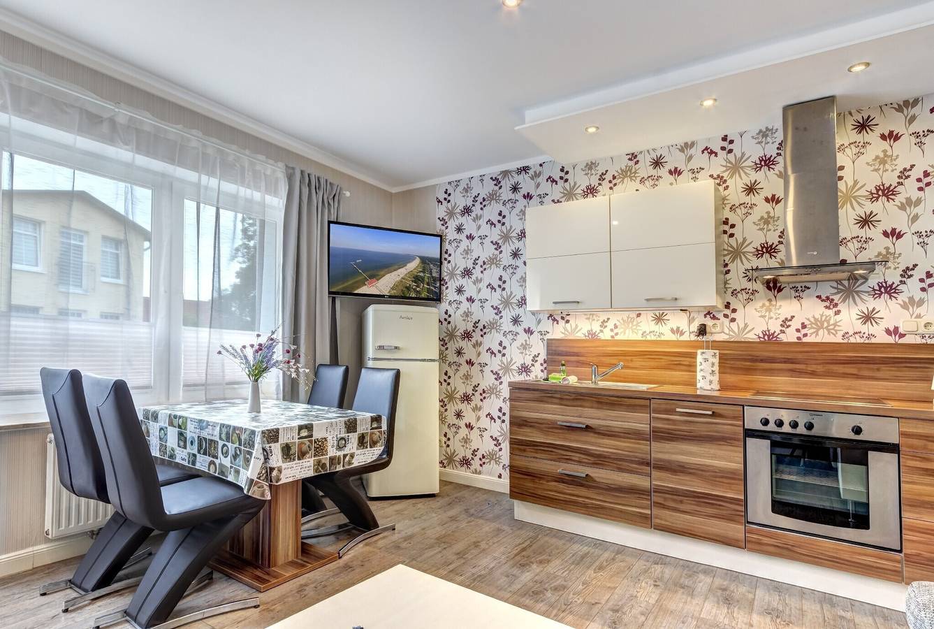 Ganze Wohnung, Ferienwohnung 'Ahlbeck 6' mit Privatterrasse und Wi-Fi in Drei Kaiserbäder, Heringsdorf