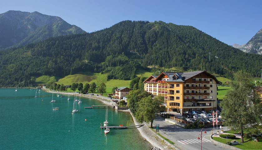 Hotel für 3 Personen, mit Sauna und Whirlpool sowie Garten, kinderfreundlich in Eben am Achensee - 2