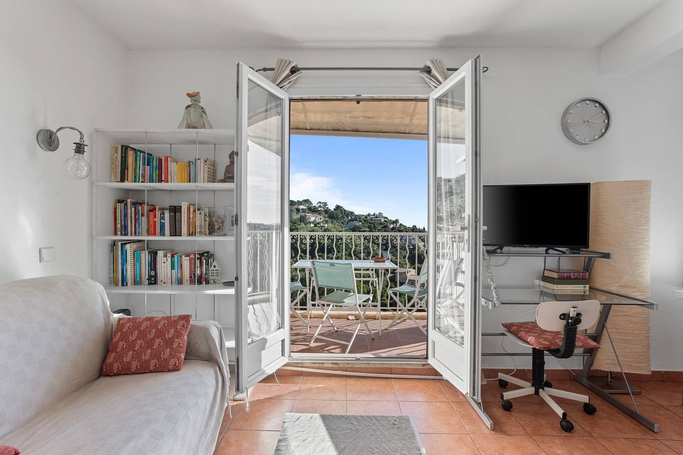Ganze Wohnung, Apartment 'Chez Skadi' mit Gemeinschaftspool und Wlan in Roquebrune-sur-Argens, Mittelmeerküste (Frankreich)