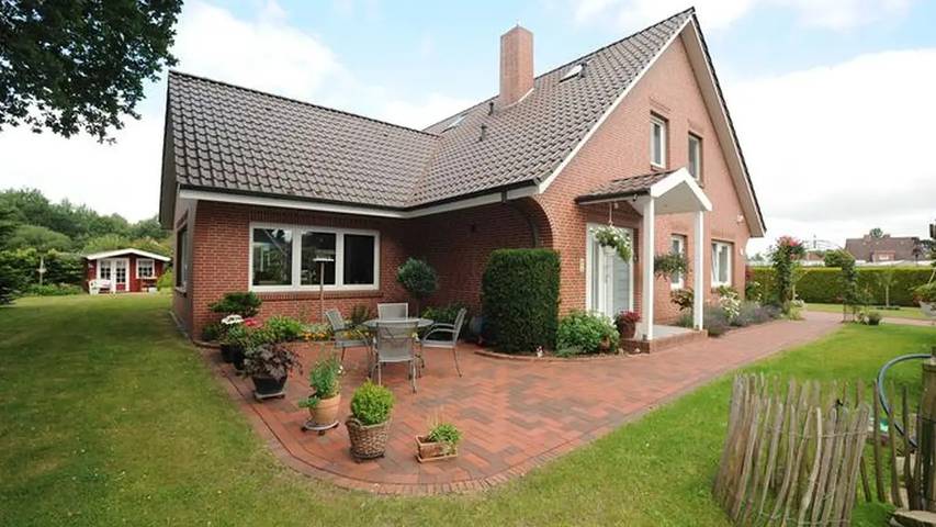 Ferienwohnung für 5 Personen, mit Garten und Sauna sowie Terrasse in Leer und Umgebung