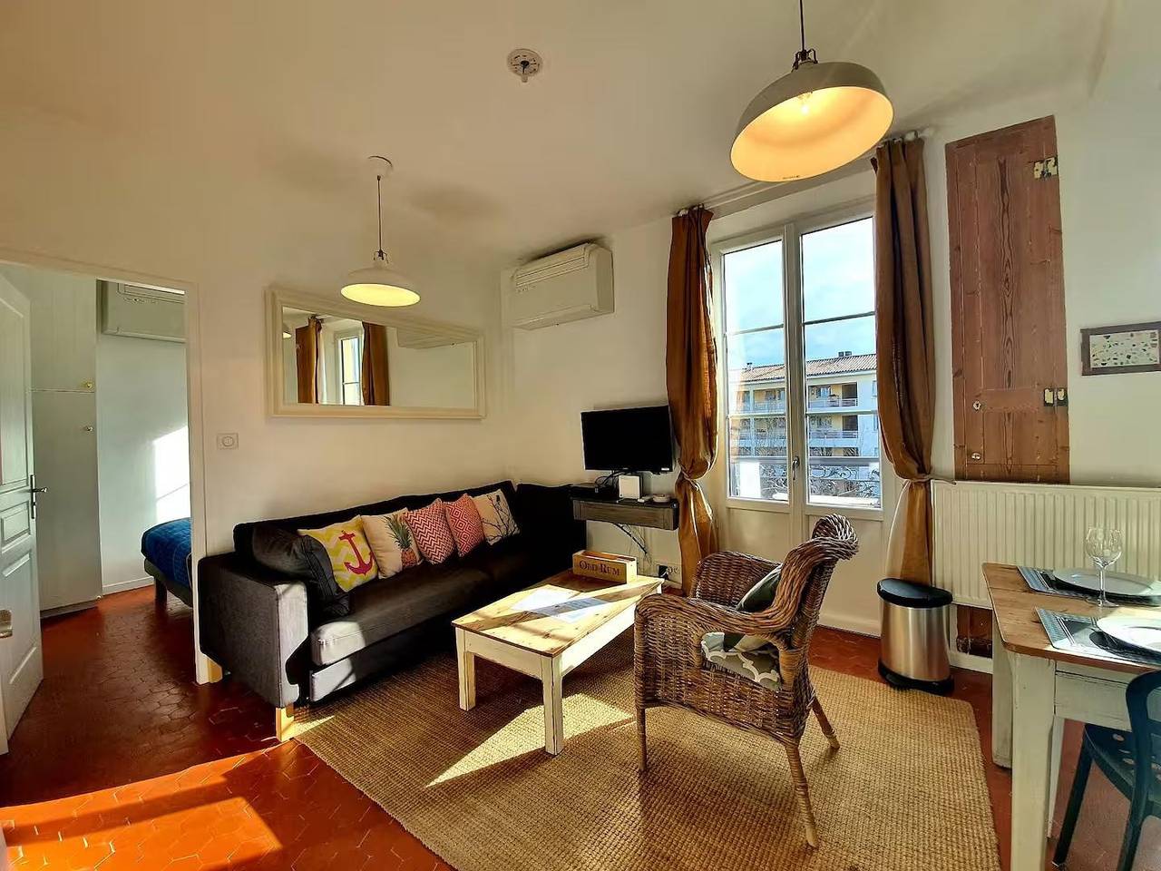 Entire apartment, L'Amiral Barnaud - Appt proche de la plage in Antibes, Cannes region