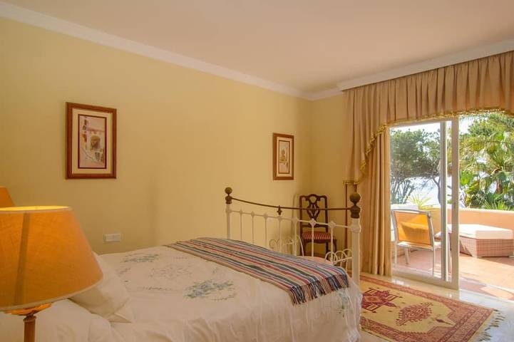 Ferienhaus für 4 Personen, mit Garten und Sauna sowie Pool und Balkon in Estepona - 2