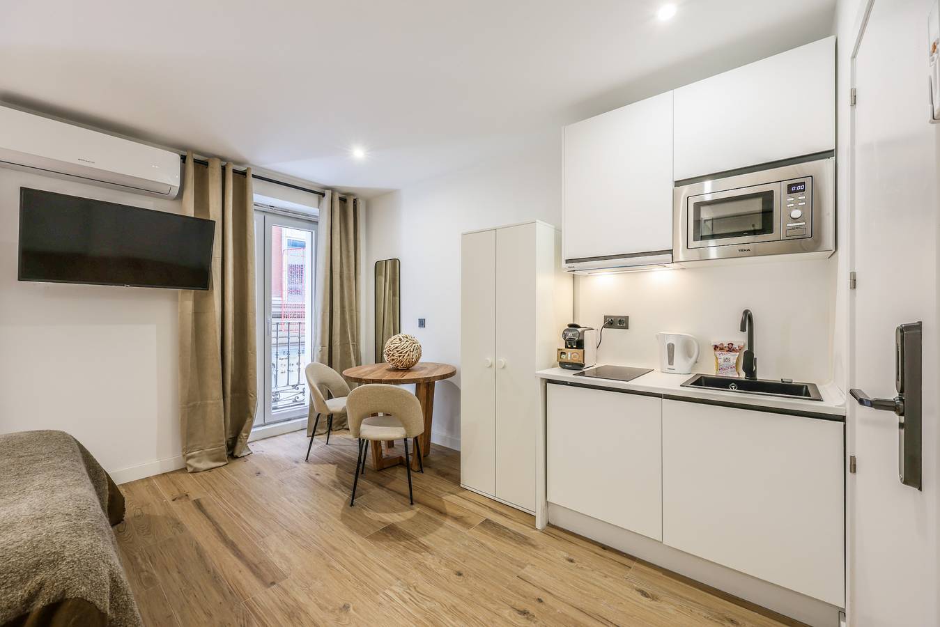 Confortable estudio en pleno centro ciudad (P1C) in Centro (Madrid), Madrid