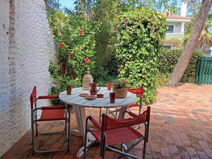 Casa de férias para 10 pessoas, com jardim e varanda em Monte Gordo